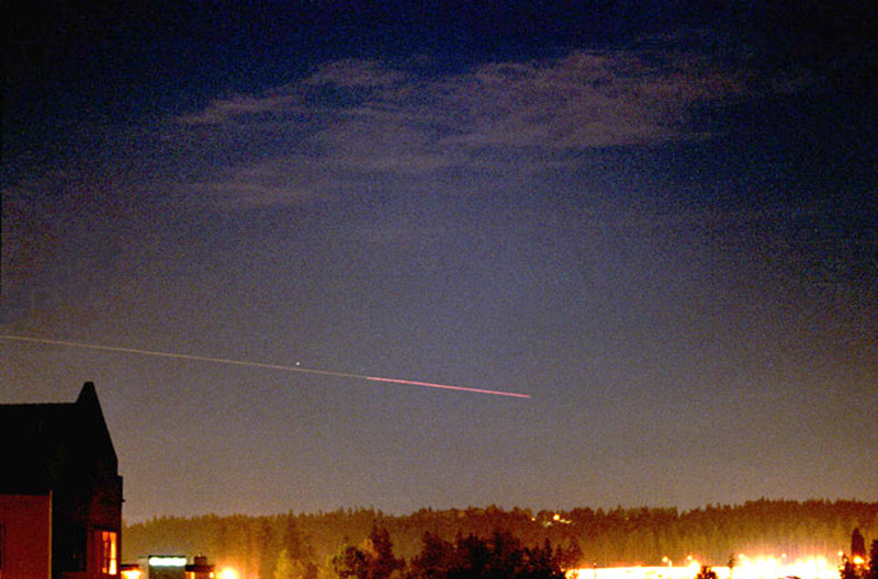 Space Shuttle's Rare Landing Approach to be Visible Across United States